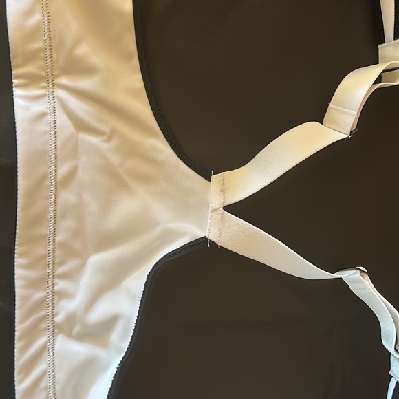 - Victoria’s Secret Sports Bra NEW! - Picture 6 of 13